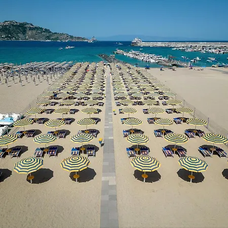 Sabbie D'oro Giardini-Naxos